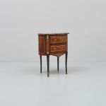 1146 8210 CHEST OF DRAWERS